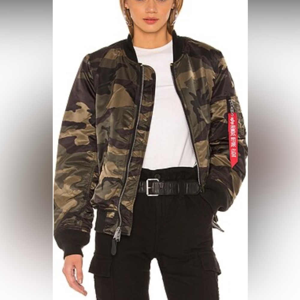 NWT- ALPHA INDUSTRIES Women’s MA-1 W Bomber in Dark Woodland Camo Size L